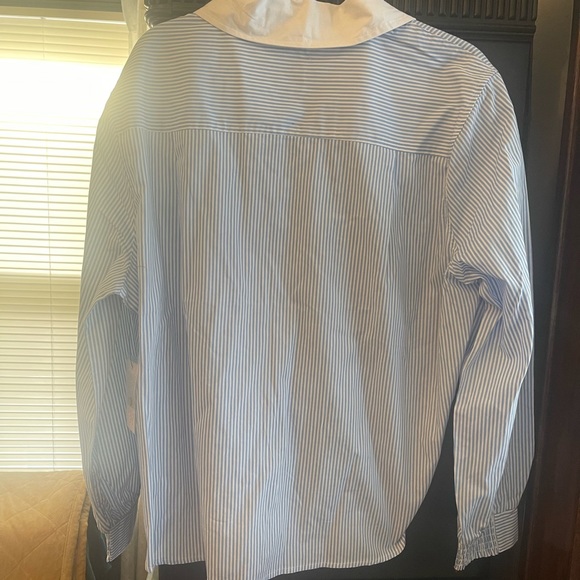NWT cropped white shirt with blue stripes button down - Picture 3 of 11